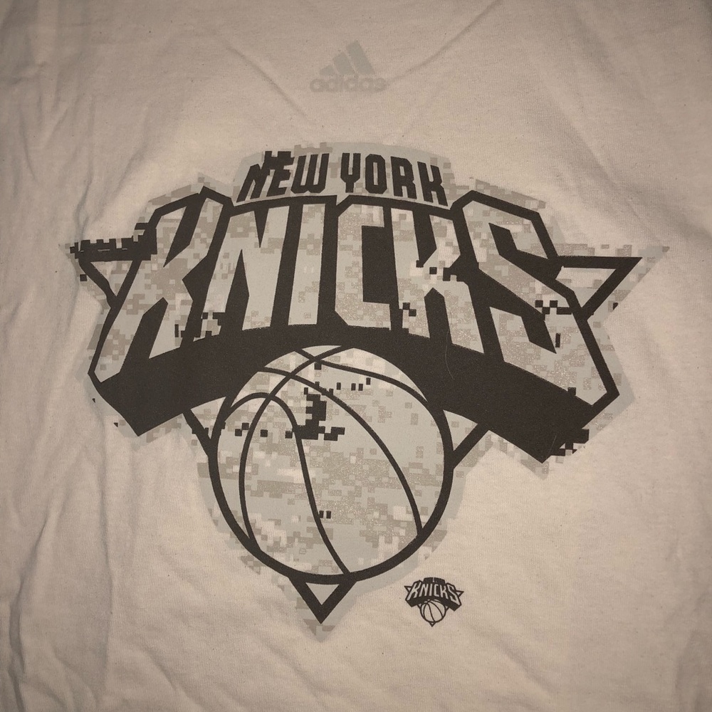 Men’s XXL NY Knicks shirt
